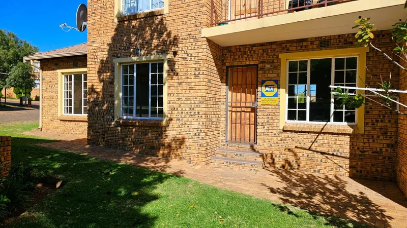 3 Bedroom Townhouse to rent in Radiokop