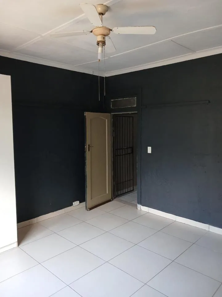 1 Bedroom House to rent in Brixton