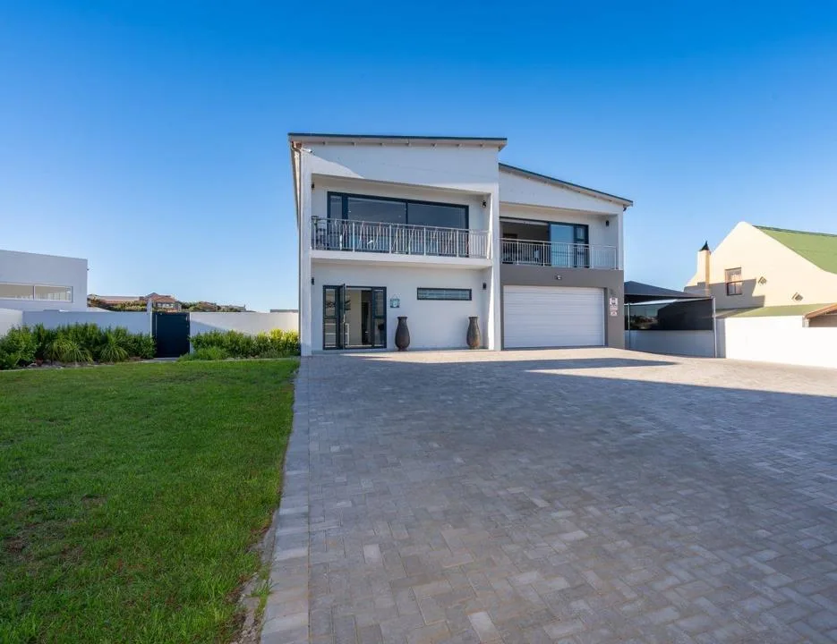 3 Bedroom House for sale in Myburgh Park