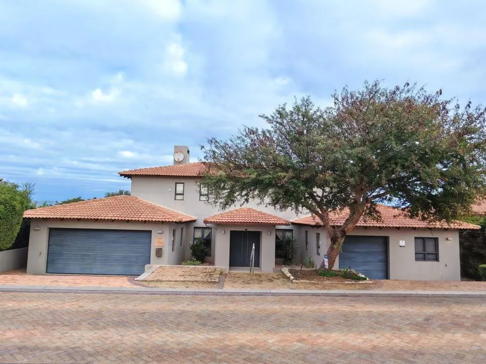 3 Bedroom House for sale in Langebaan Country Estate