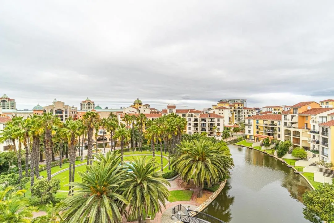 3 Bedroom Apartment / flat for sale in Century City