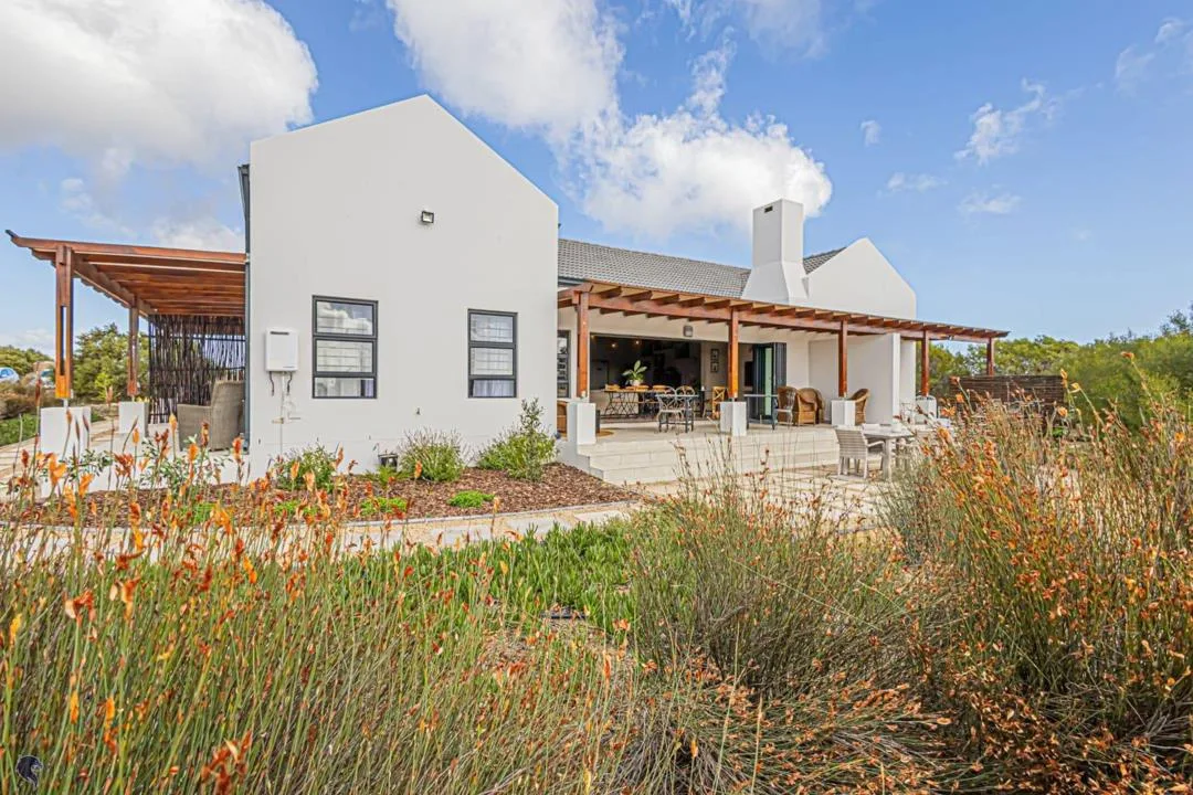 9 Bedroom House for sale in Long Acres Country Estate