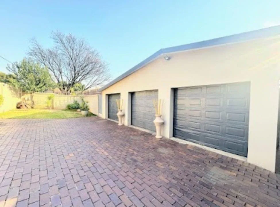 4 Bedroom House to rent in Montroux