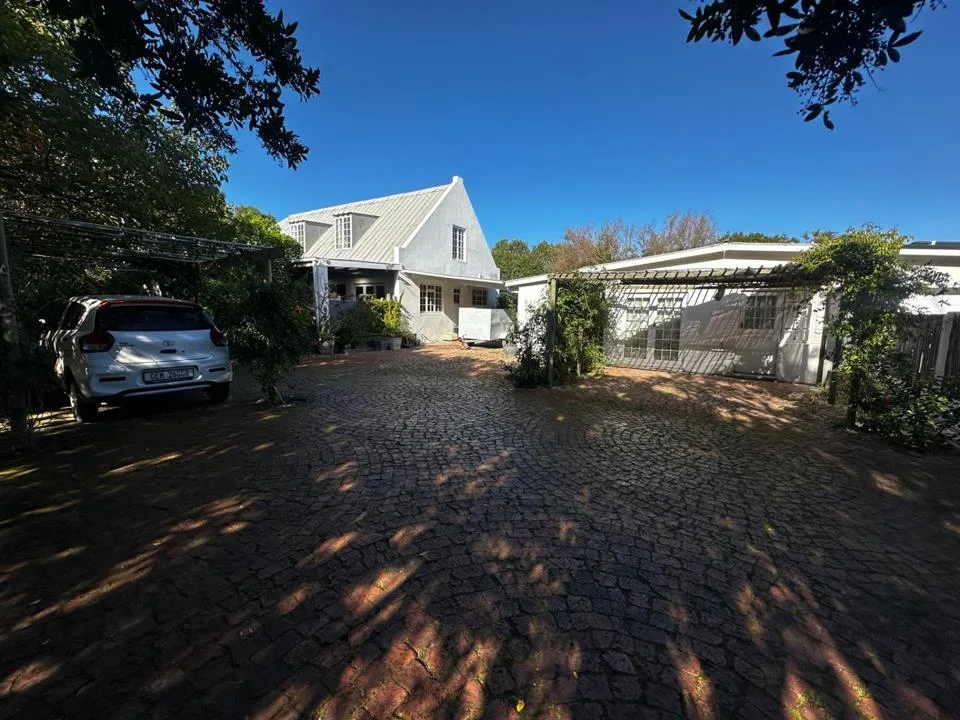 6 Bedroom House for sale in Stanford