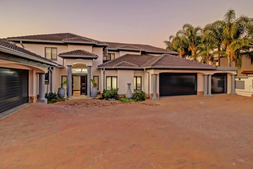 4 Bedroom House to rent in Woodhill Golf Estate