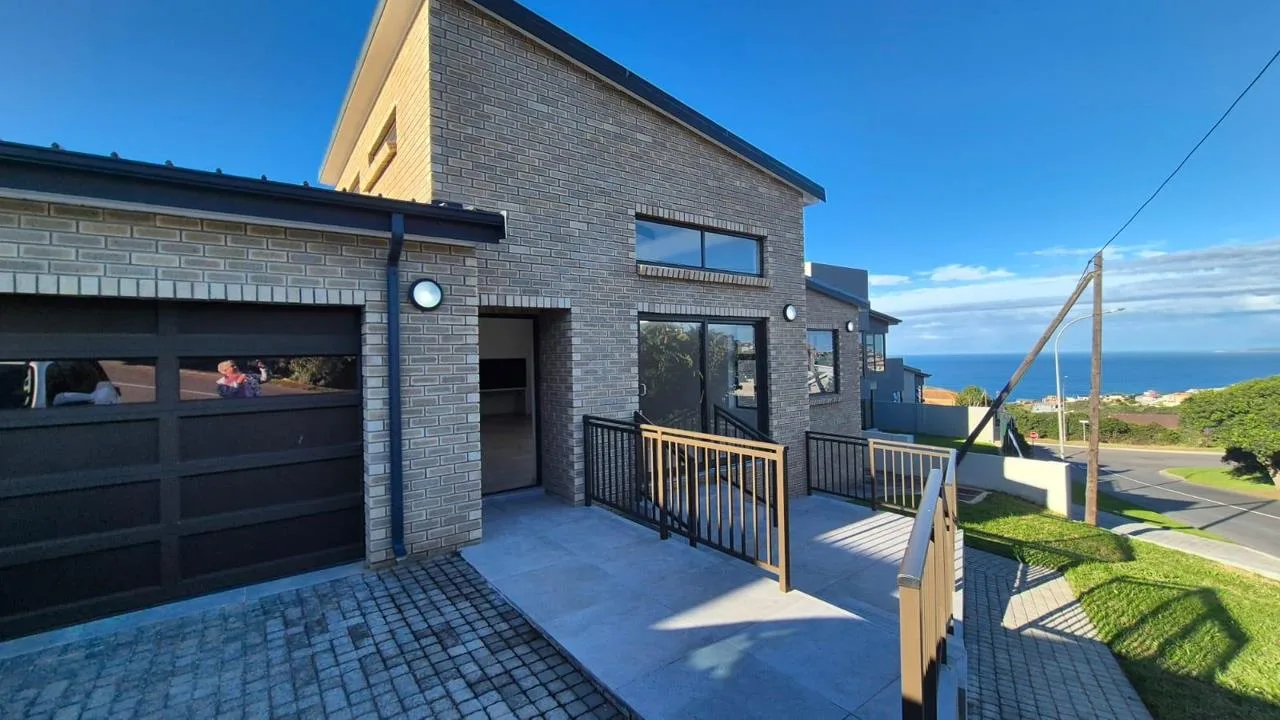 3 Bedroom House for sale in Dana Bay