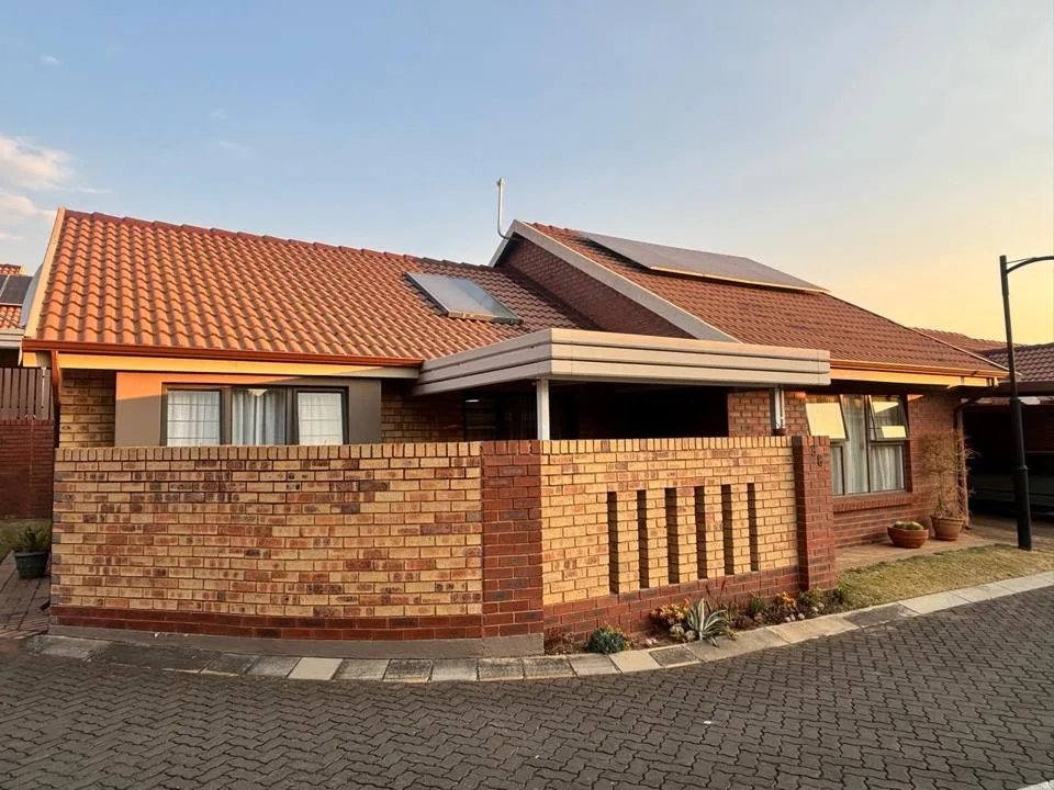 2 Bedroom Townhouse to rent in Die Wilgers