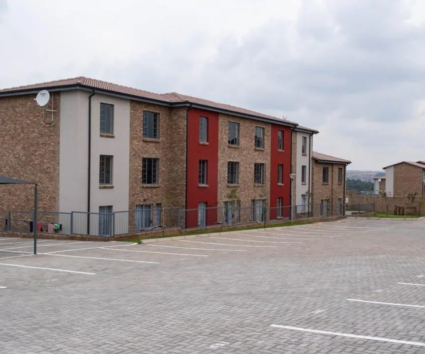 2 Bedroom Apartment / flat to rent in Rooihuiskraal