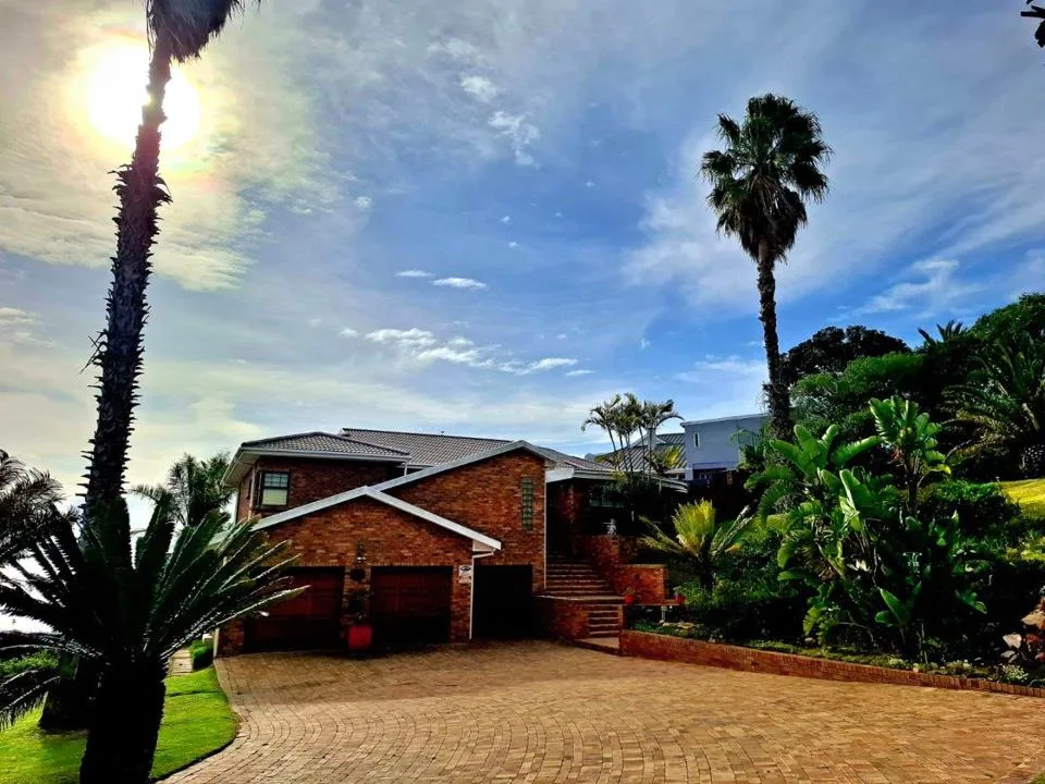 5 Bedroom House for sale in Mossel Bay Central