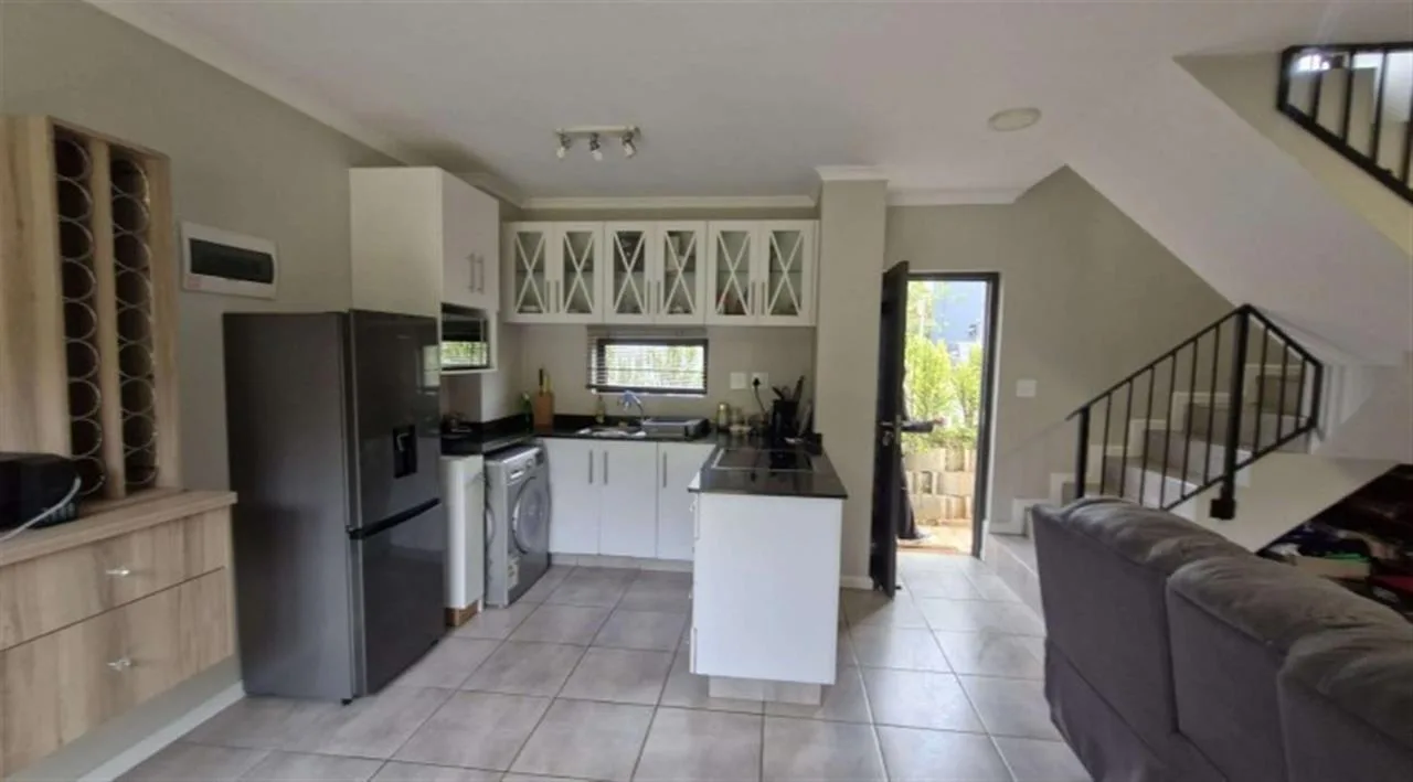 2 Bedroom Townhouse to rent in Waterfall