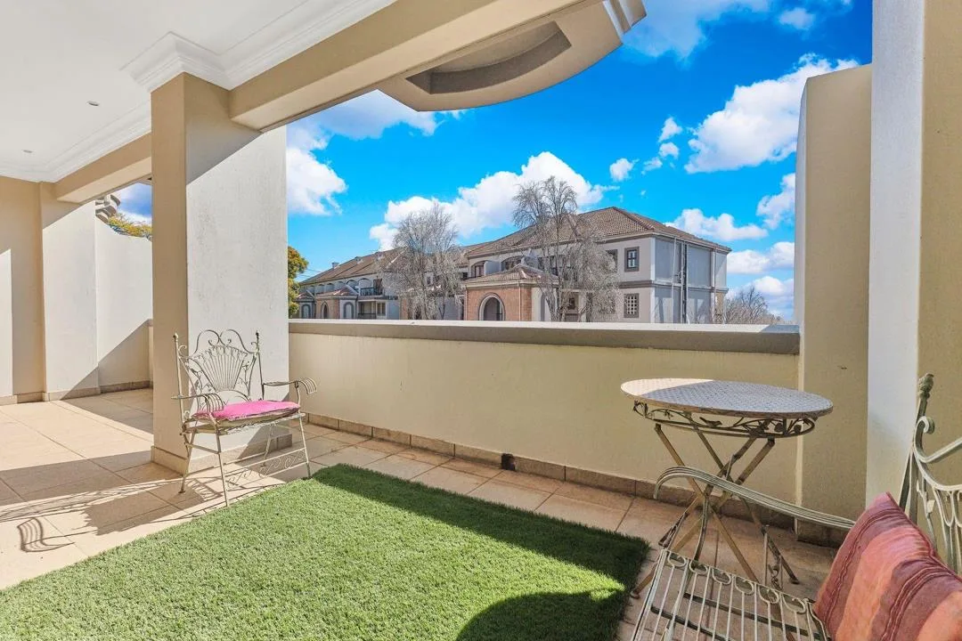 3 Bedroom Apartment / flat to rent in Morningside