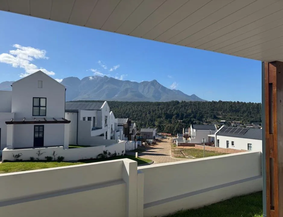 2 Bedroom House for sale in Blanco