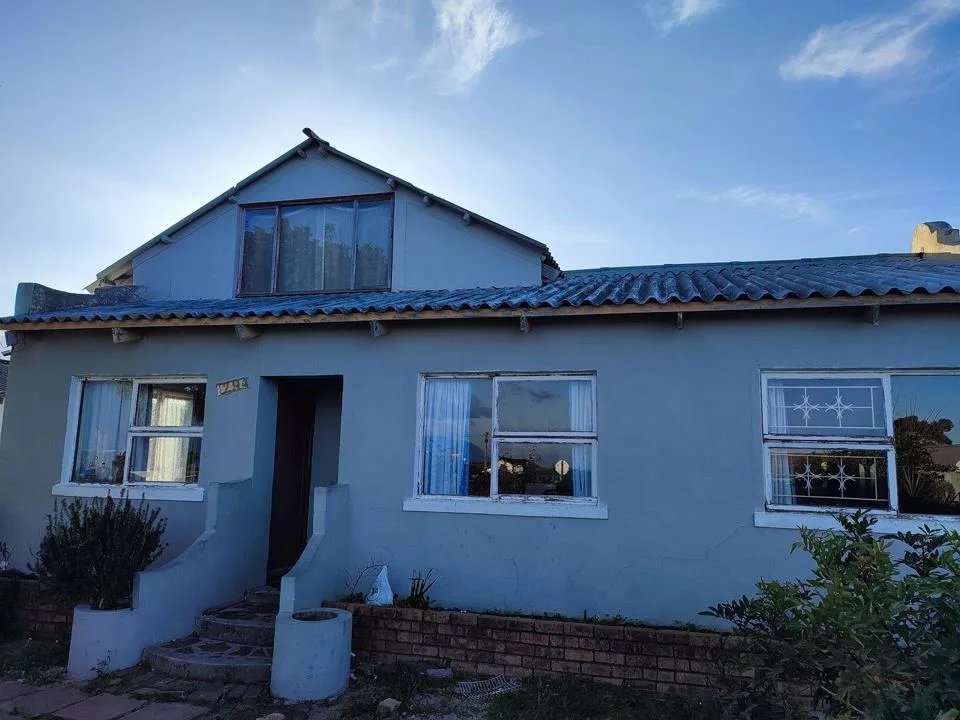 3 Bedroom House for sale in Hawston