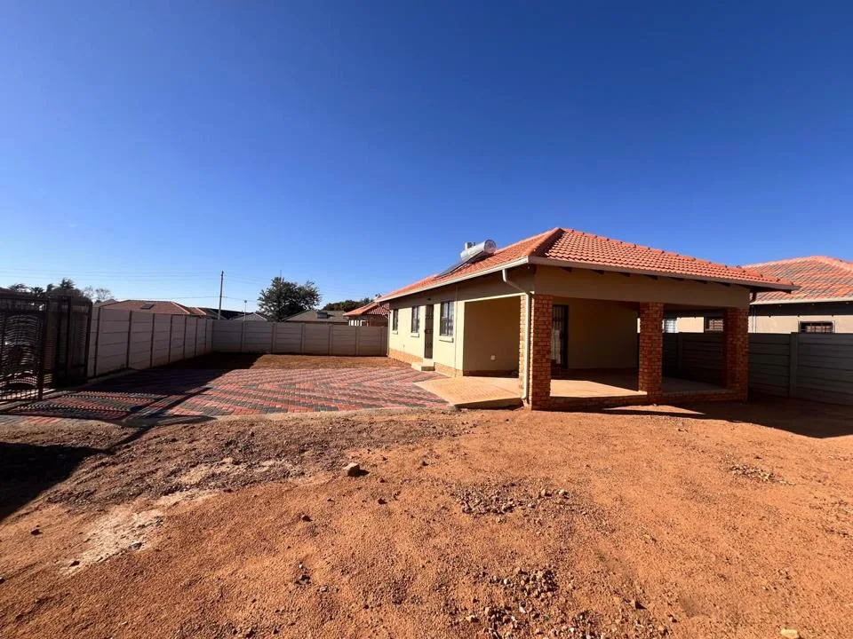 3 Bedroom House to rent in Azaadville Gardens