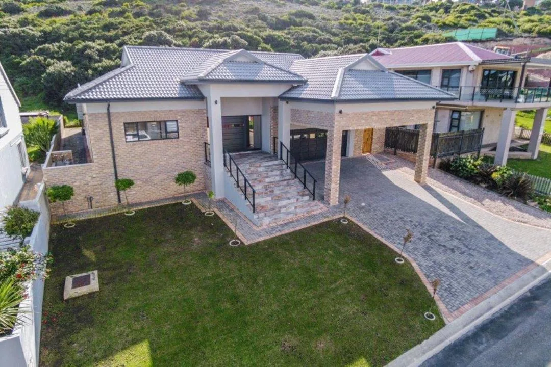 4 Bedroom House for sale in Dana Bay