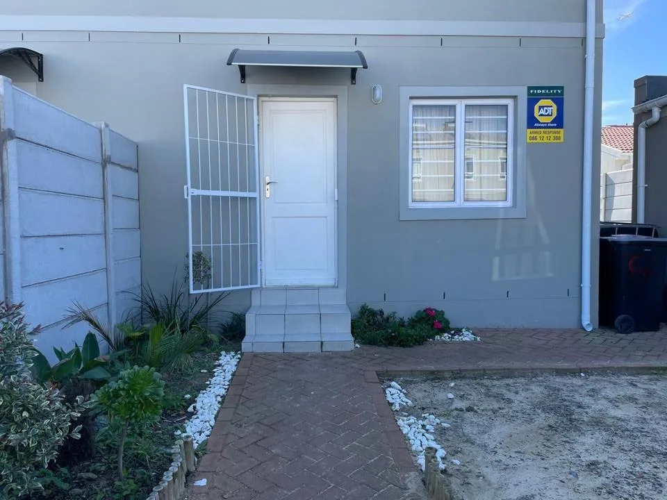 3 Bedroom Townhouse for sale in Rivergate