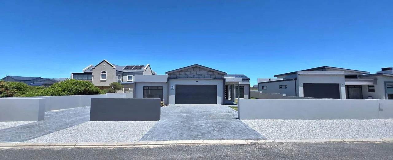 5 Bedroom House for sale in Kleinbaai