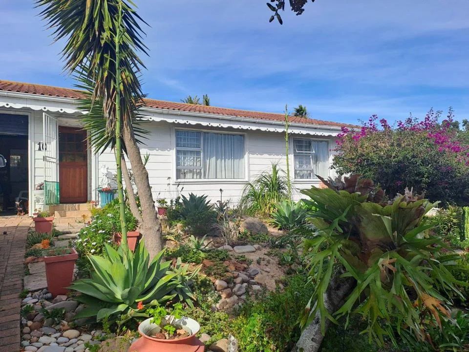 2 Bedroom House for sale in Reebok