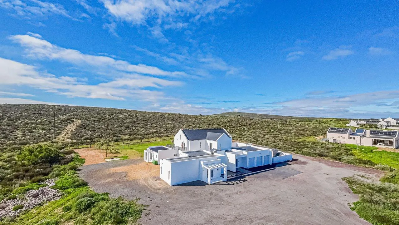 6 Bedroom House for sale in Long Acres Country Estate