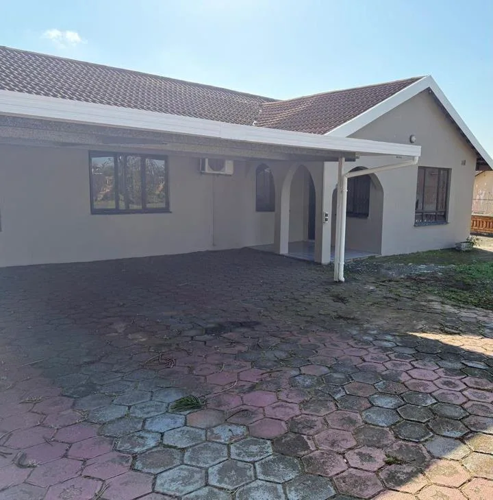 3 Bedroom House to rent in Brackenham