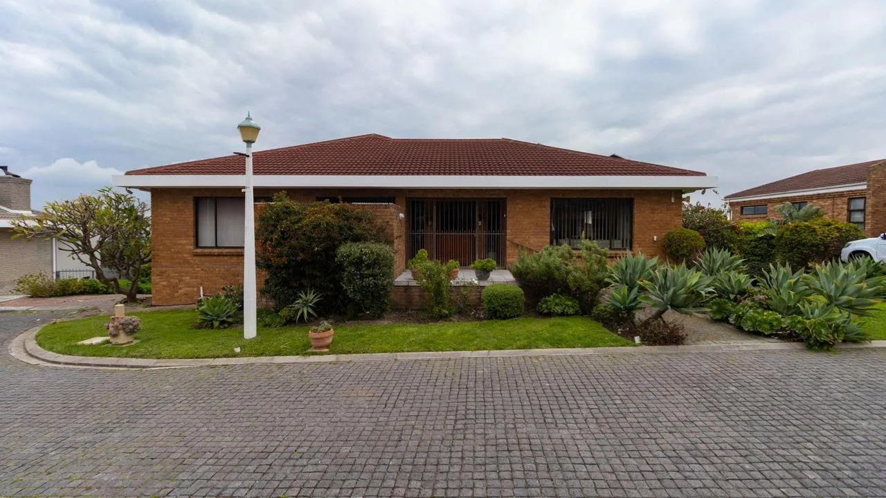 3 Bedroom House for sale in Die Wingerd