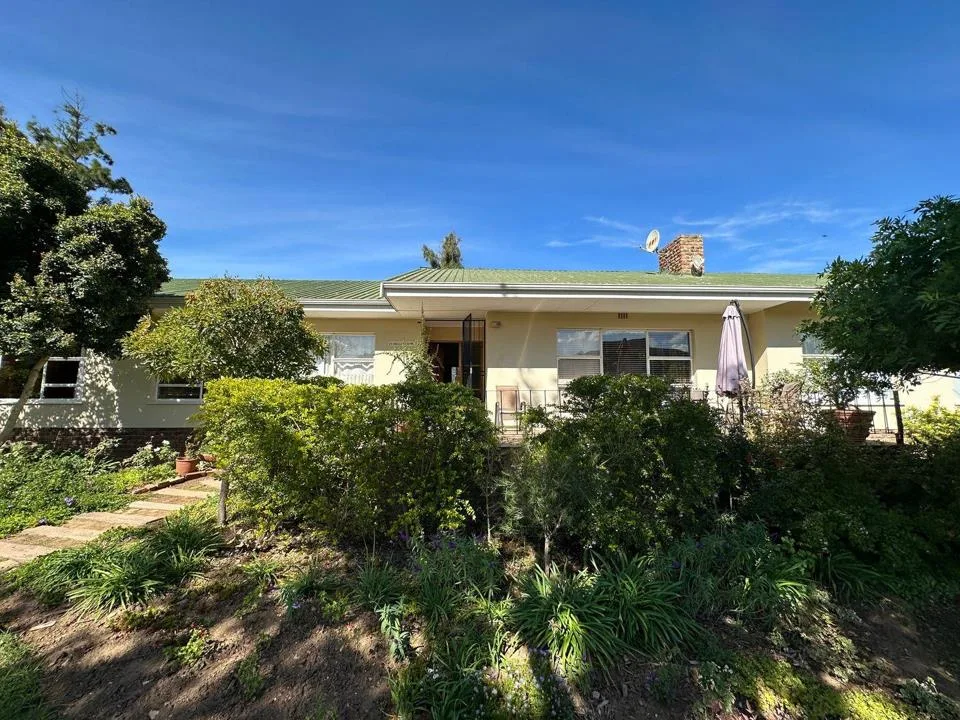 4 Bedroom House for sale in Barrydale