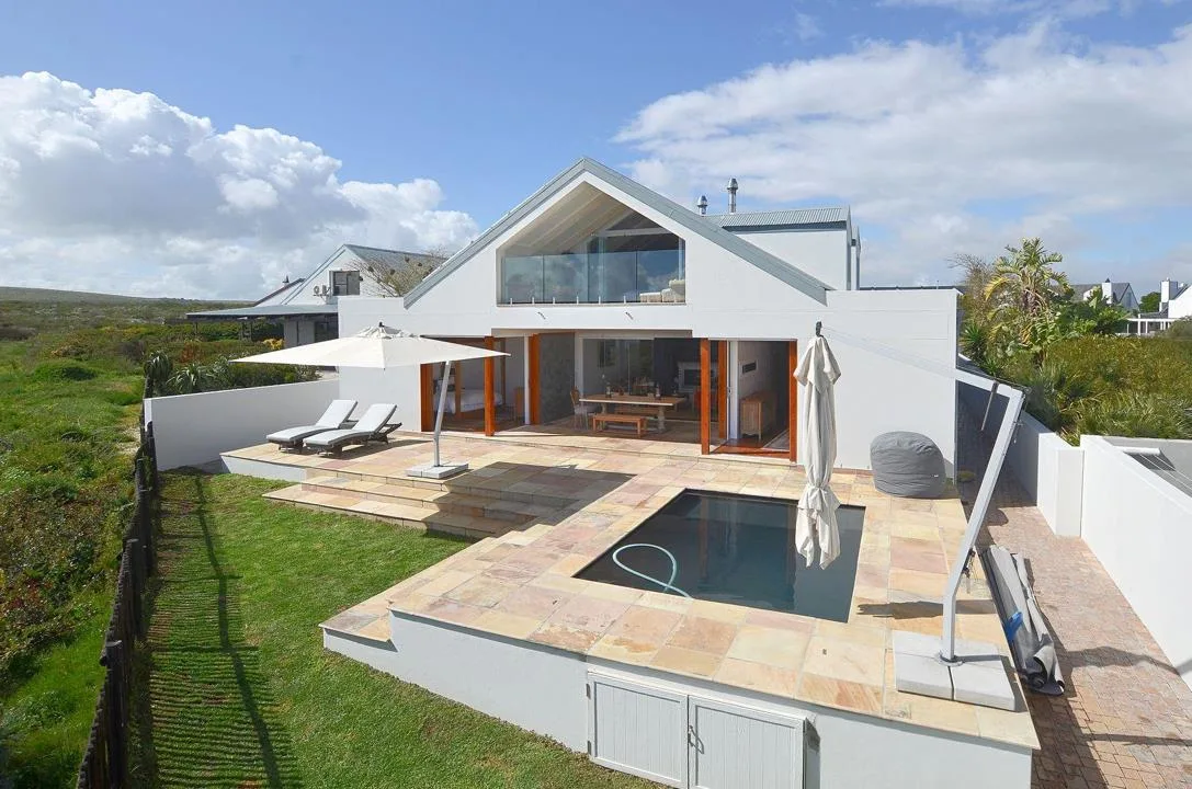 3 Bedroom House for sale in Grotto Bay