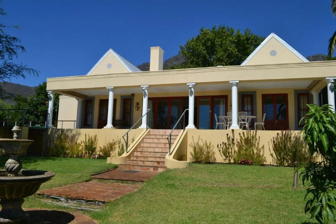 2 Bedroom House for sale in Riebeek West