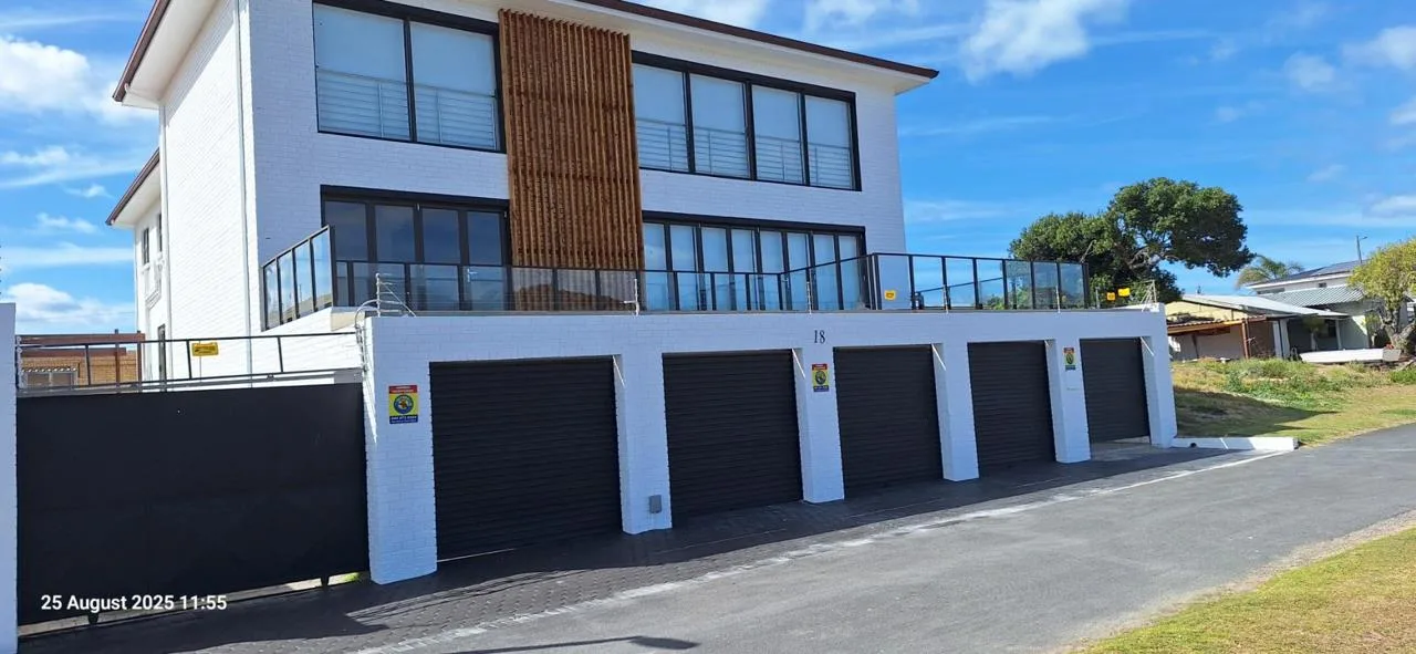 10 Bedroom House for sale in Klein Brak Rivier