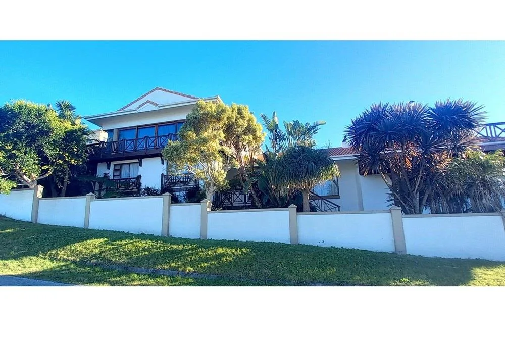 6 Bedroom House for sale in Brenton On Sea