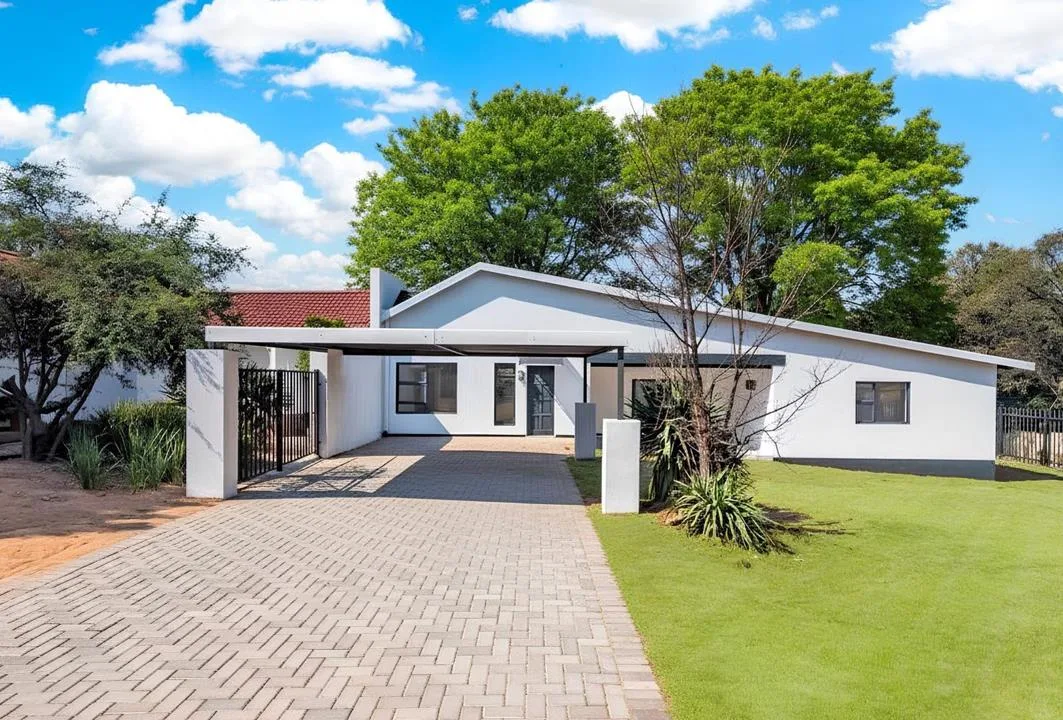3 Bedroom House to rent in Bryanston