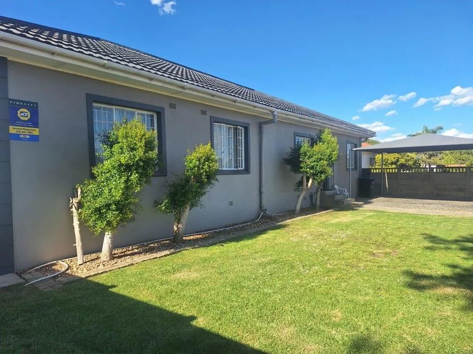 6 Bedroom House for sale in Rouxpark