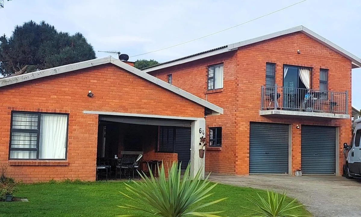 5 Bedroom House for sale in Fraaiuitsig