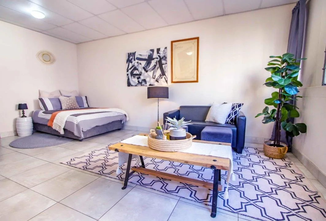 0.5 Bedroom Apartment / flat to rent in Johannesburg Central