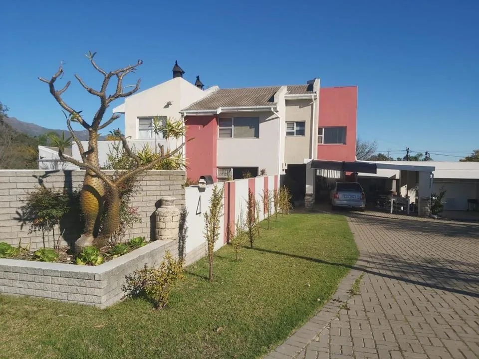 15 Bedroom House for sale in Porterville