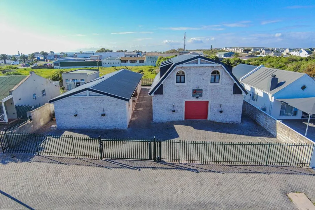 5 Bedroom House for sale in Middedorp
