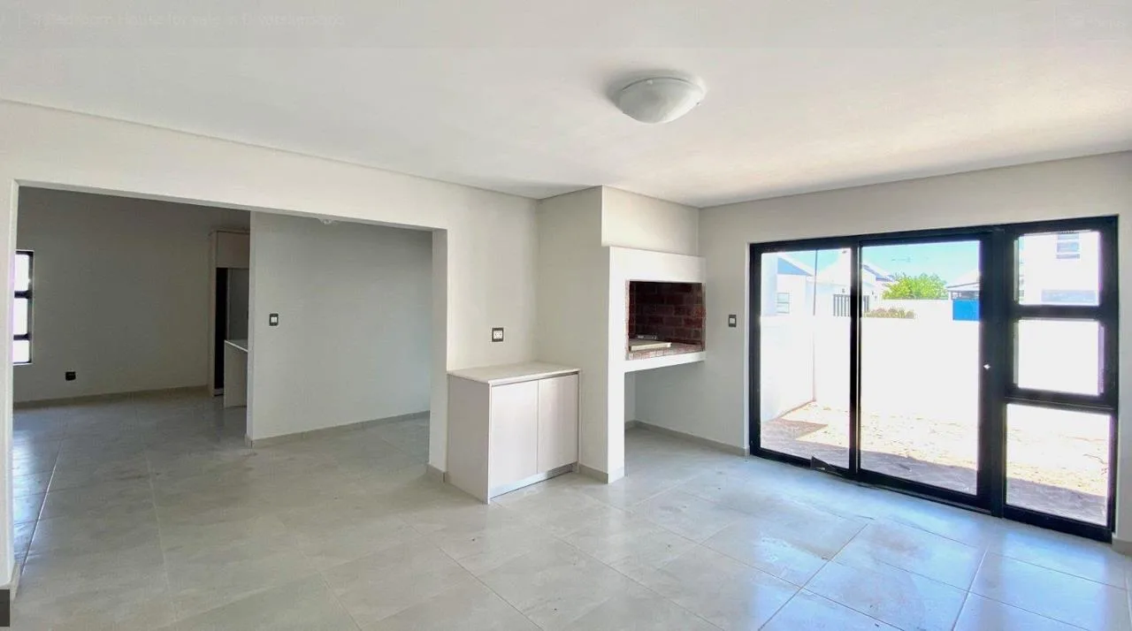 3 Bedroom House for sale in Dwarskersbos