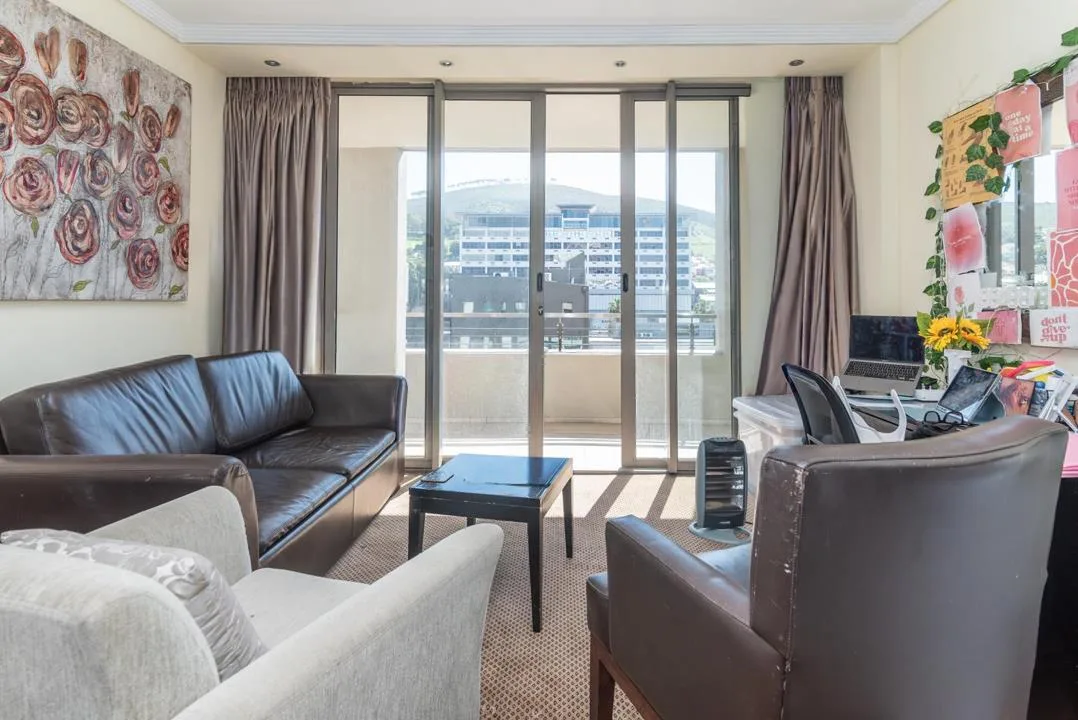 0.5 Bedroom Apartment / flat for sale in Cape Town City Centre