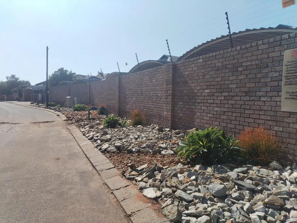 2 Bedroom Apartment / flat to rent in Krugersdorp Central