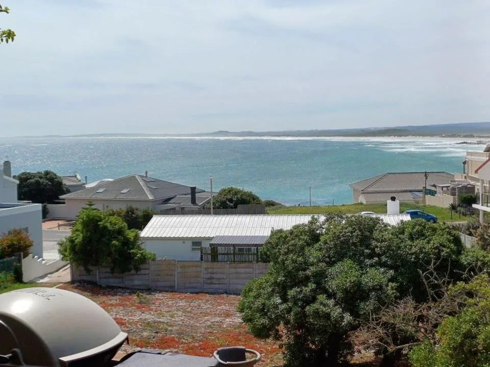 5 Bedroom House for sale in Yzerfontein