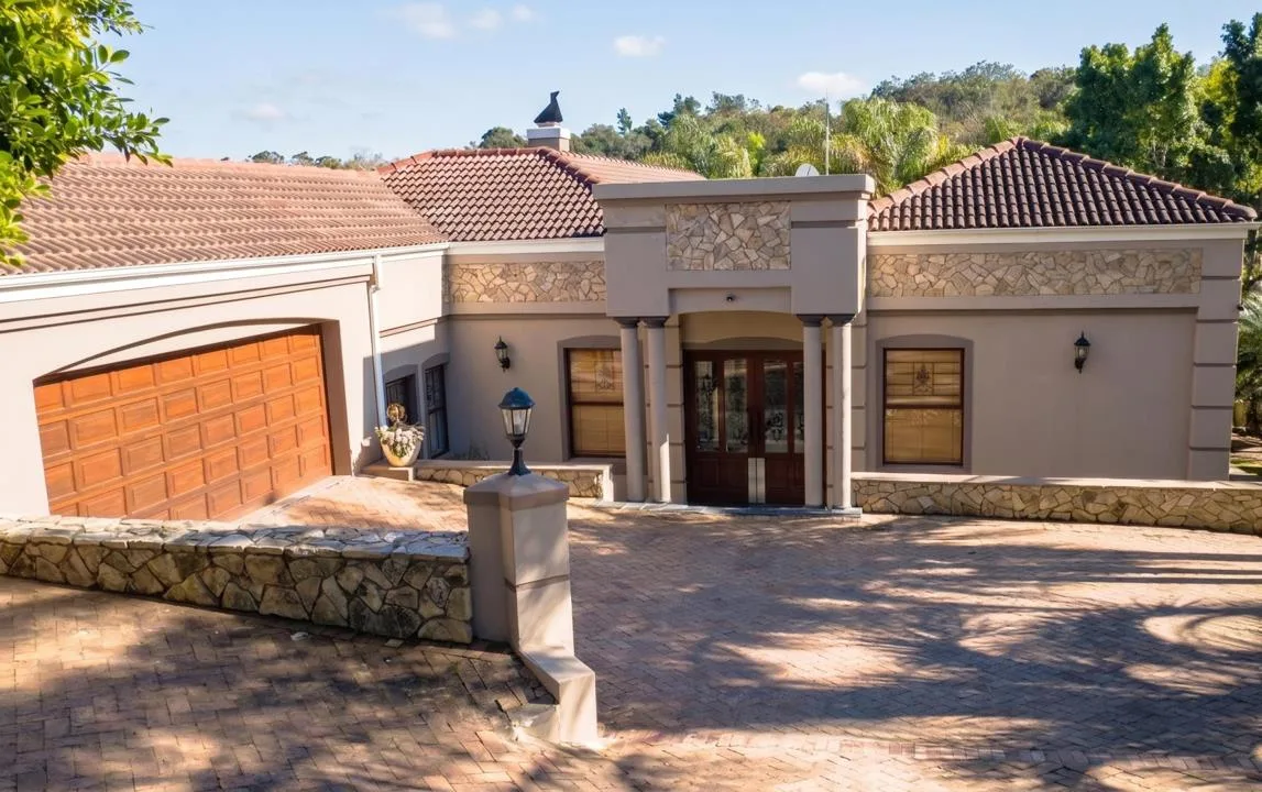 4 Bedroom House for sale in Panorama