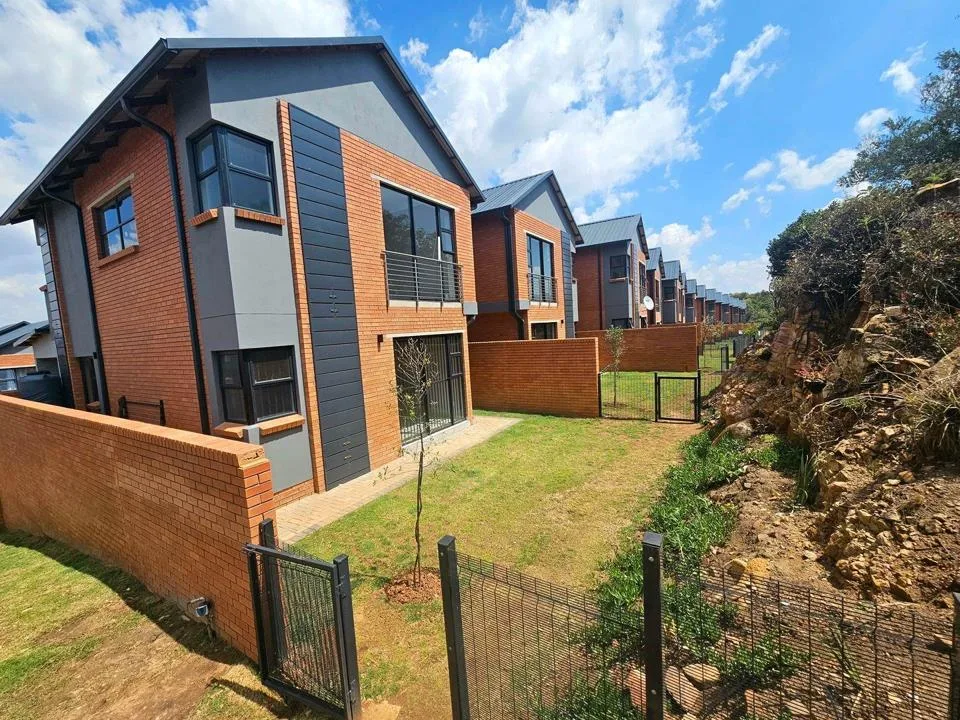 3 Bedroom Townhouse to rent in Olympus AH