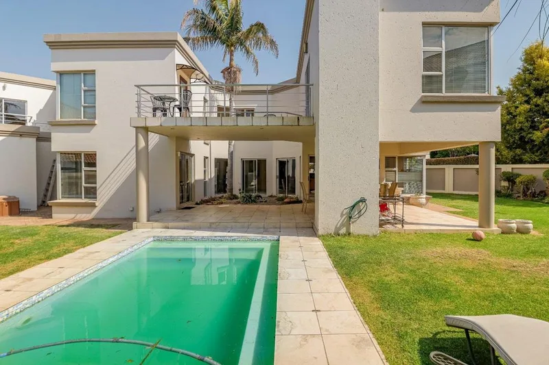 4 Bedroom House to rent in Silver Lakes Golf Estate