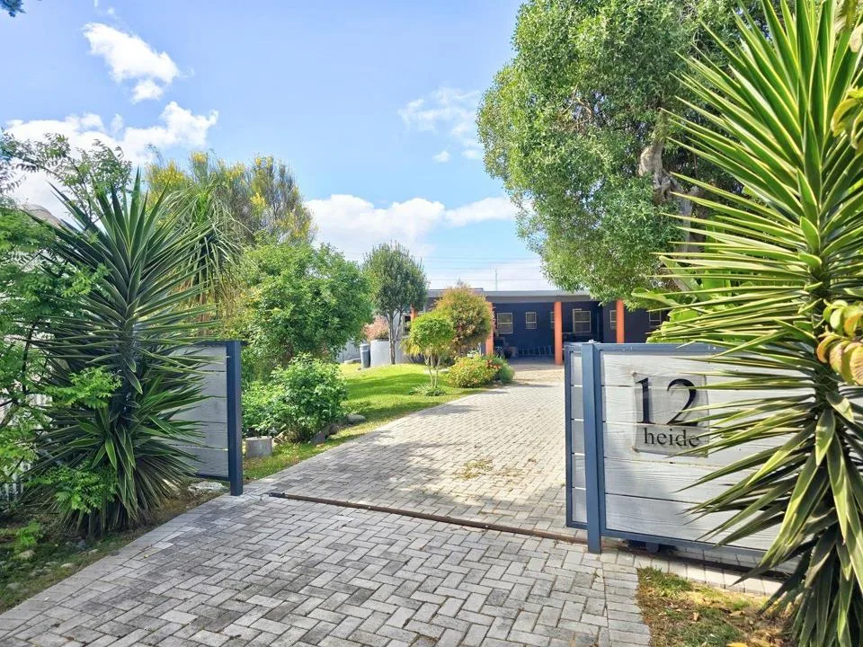 3 Bedroom House for sale in Stilbaai Wes