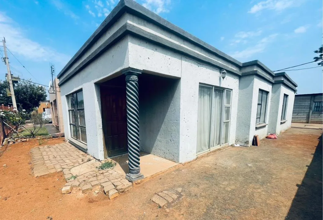 3 Bedroom House for sale in Boitekong Ext 10