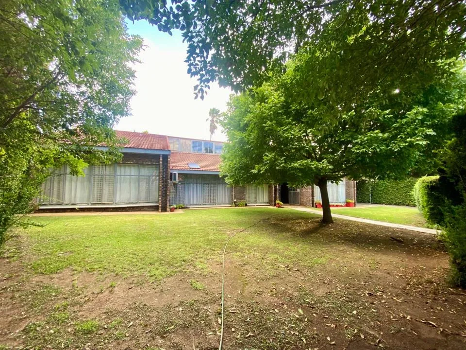 4 Bedroom House for sale in Van Der Hoff Park