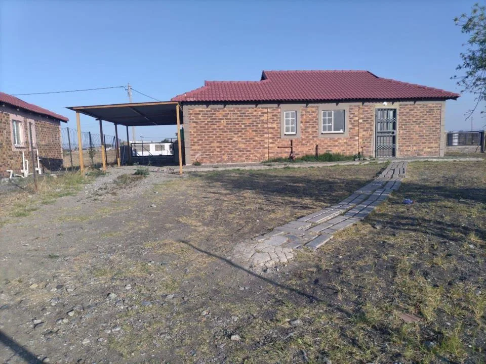 3 Bedroom House for sale in Seraleng