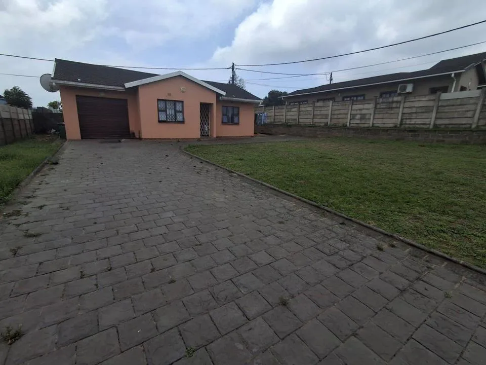2 Bedroom House to rent in Brackenham