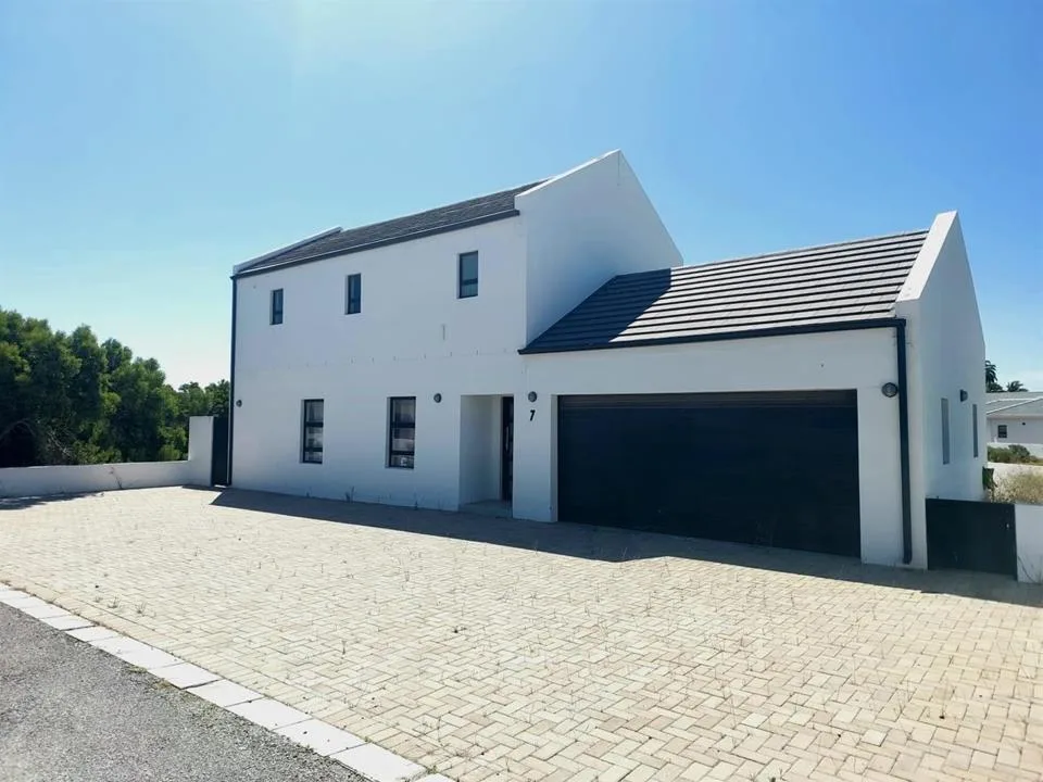 3 Bedroom House for sale in Shelley Point