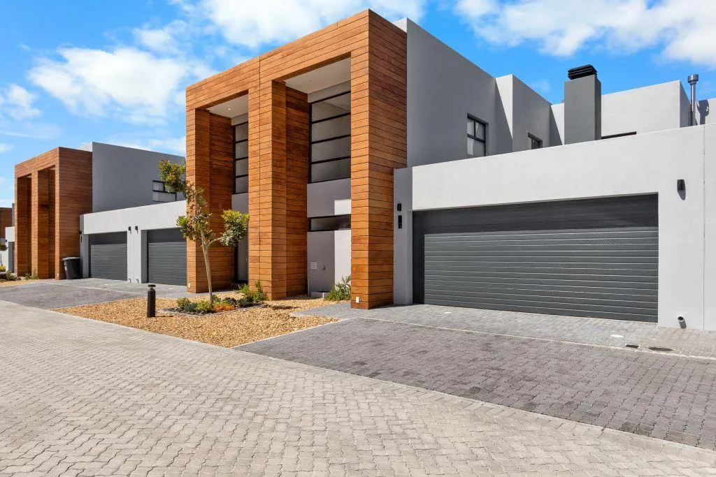 3 Bedroom House for sale in Sandown Estate